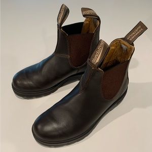 Gently used Walnut Blundstone 550 men’s 7.5
